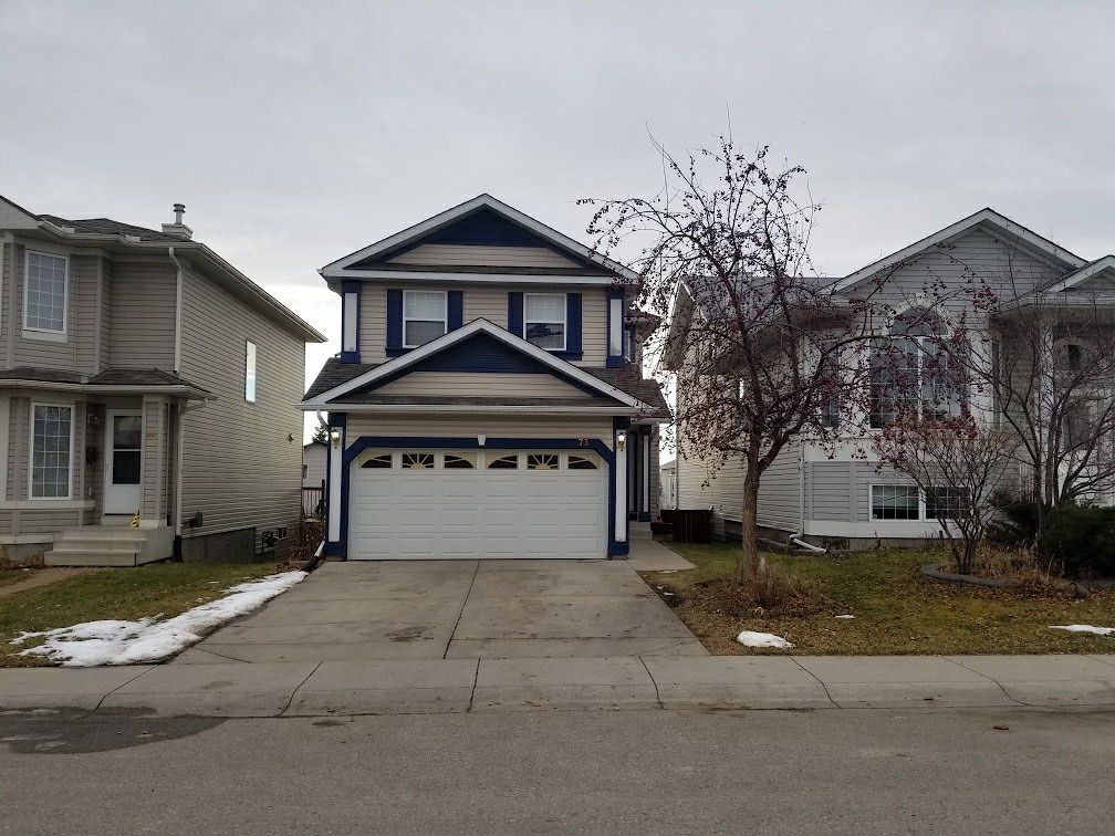 Beautifully Immaculate 3 Bedroom Home With Walk Out Finished Basement